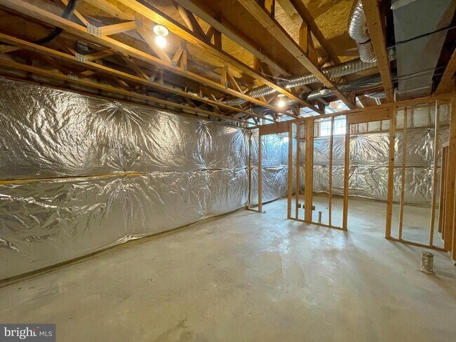 Building Photo - 45586 Curley Ct