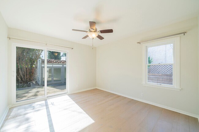 Building Photo - Warm & Inviting Venice Beach Rental Home!