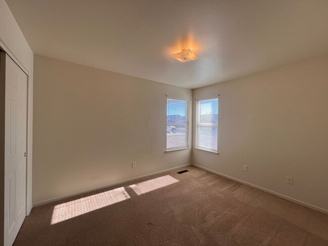 Building Photo - 3 bedroom 2 bath Fernley home in Donner Tr...