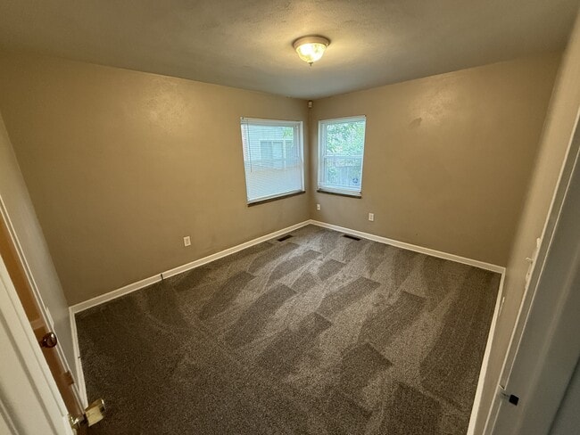 Building Photo - 4520 Rosemary Ave.