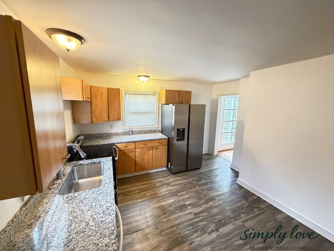 Building Photo - 4526 Albion Rd