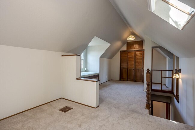 Building Photo - MUST SEE! Unique and Charming 4 bedroom 2.5 Bath Home w/Stunning Views!