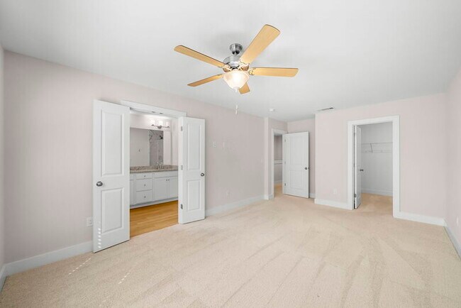 Building Photo - 219 Skylah Ln