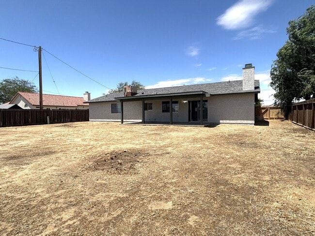 Building Photo - Beautiful House Available Now!!!