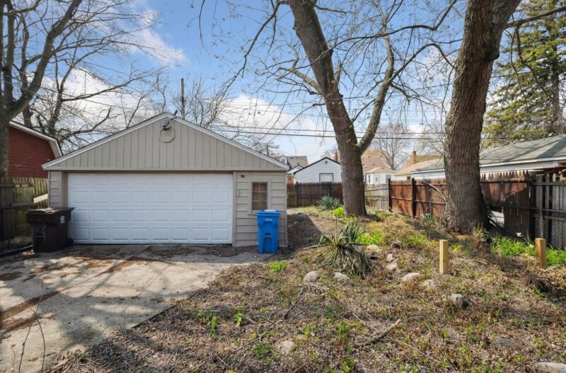 Building Photo - 452 Sunningdale Dr