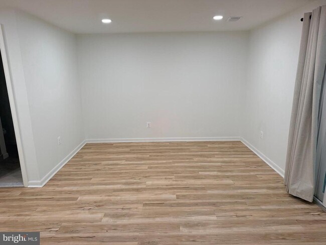 Building Photo - 6062 Hollow Hill Ln