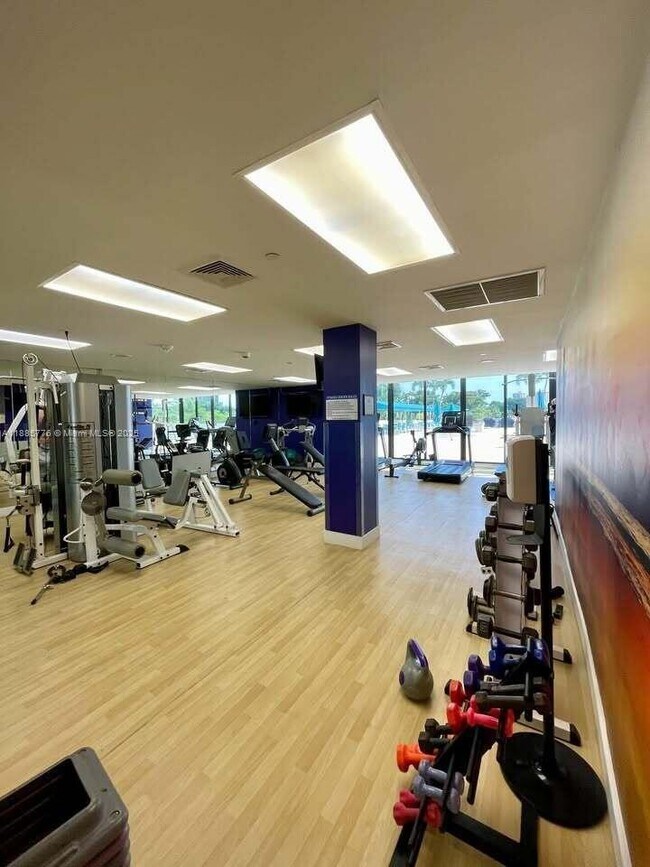 Building Photo - 2 bedroom in Aventura FL 33180