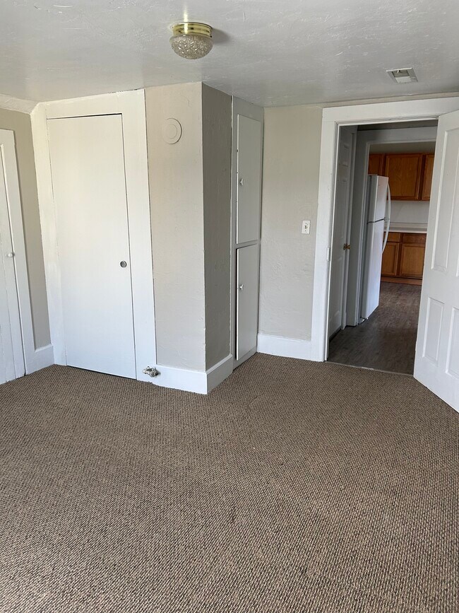 Building Photo - 204 N Water St