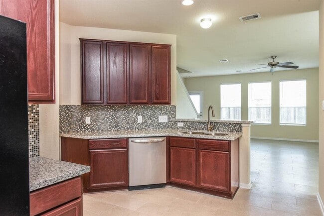 Building Photo - 18402 Each Elm Way