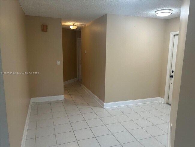 Building Photo - 2939 Myrtle Oak Cir