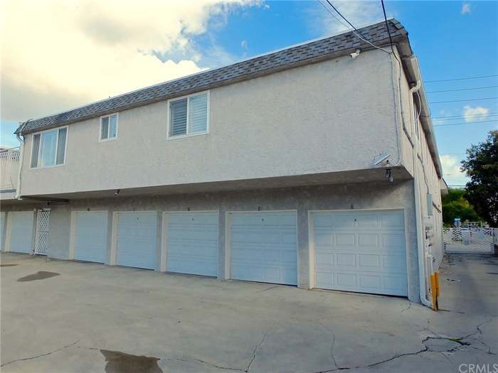 Building Photo - 1725 Loma Ave