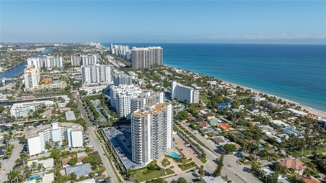 Building Photo - 2715 N Ocean Blvd