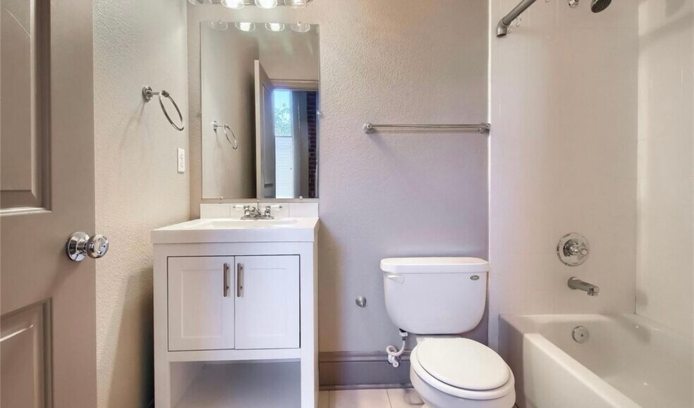 Building Photo - 3211 Zuni St