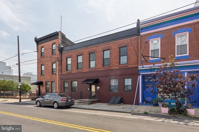Building Photo - 2529 Frankford Ave