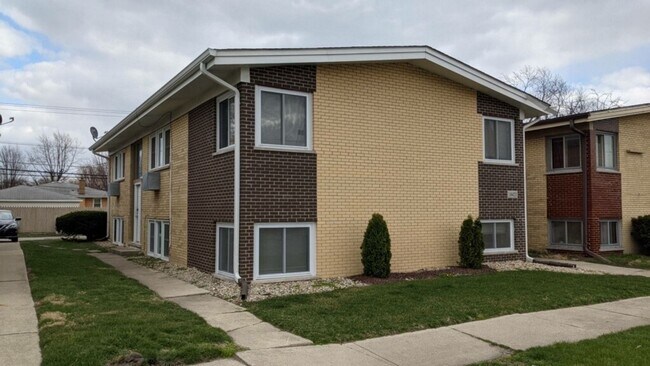 Building Photo - 18423 Torrence Ave