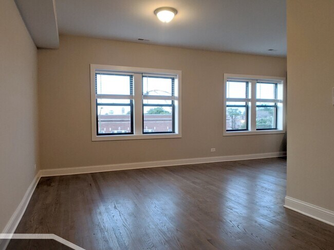 Building Photo - 3407 W Fullerton Ave