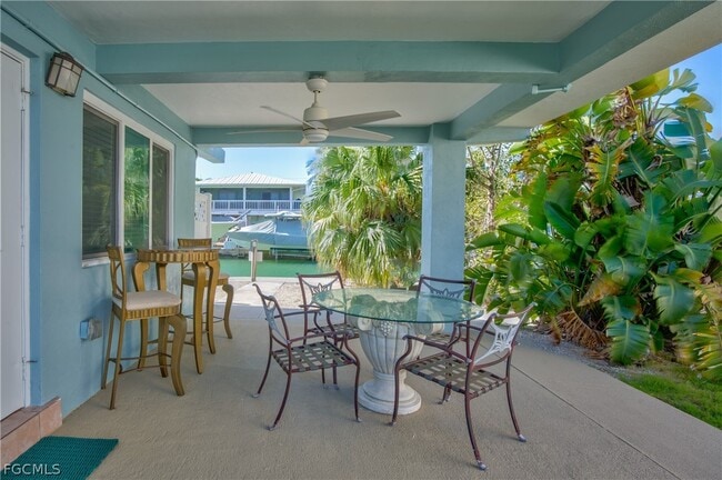 Building Photo - 280 Airport Dr S