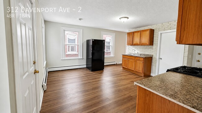 Building Photo - 312 Davenport Ave