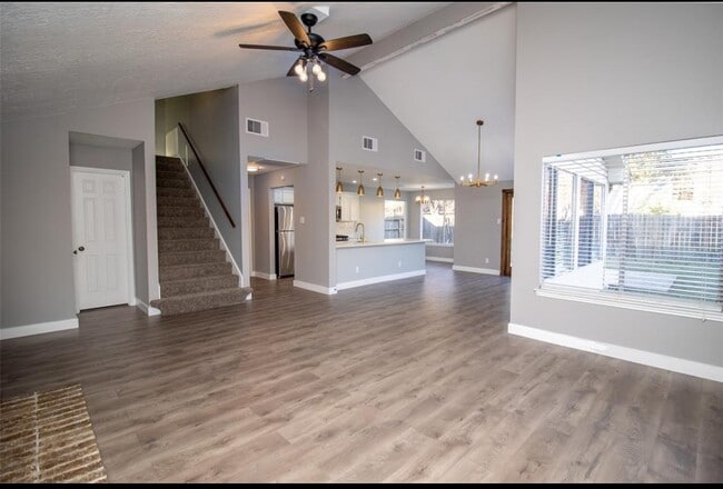 Building Photo - 10502 Linecamp Dr