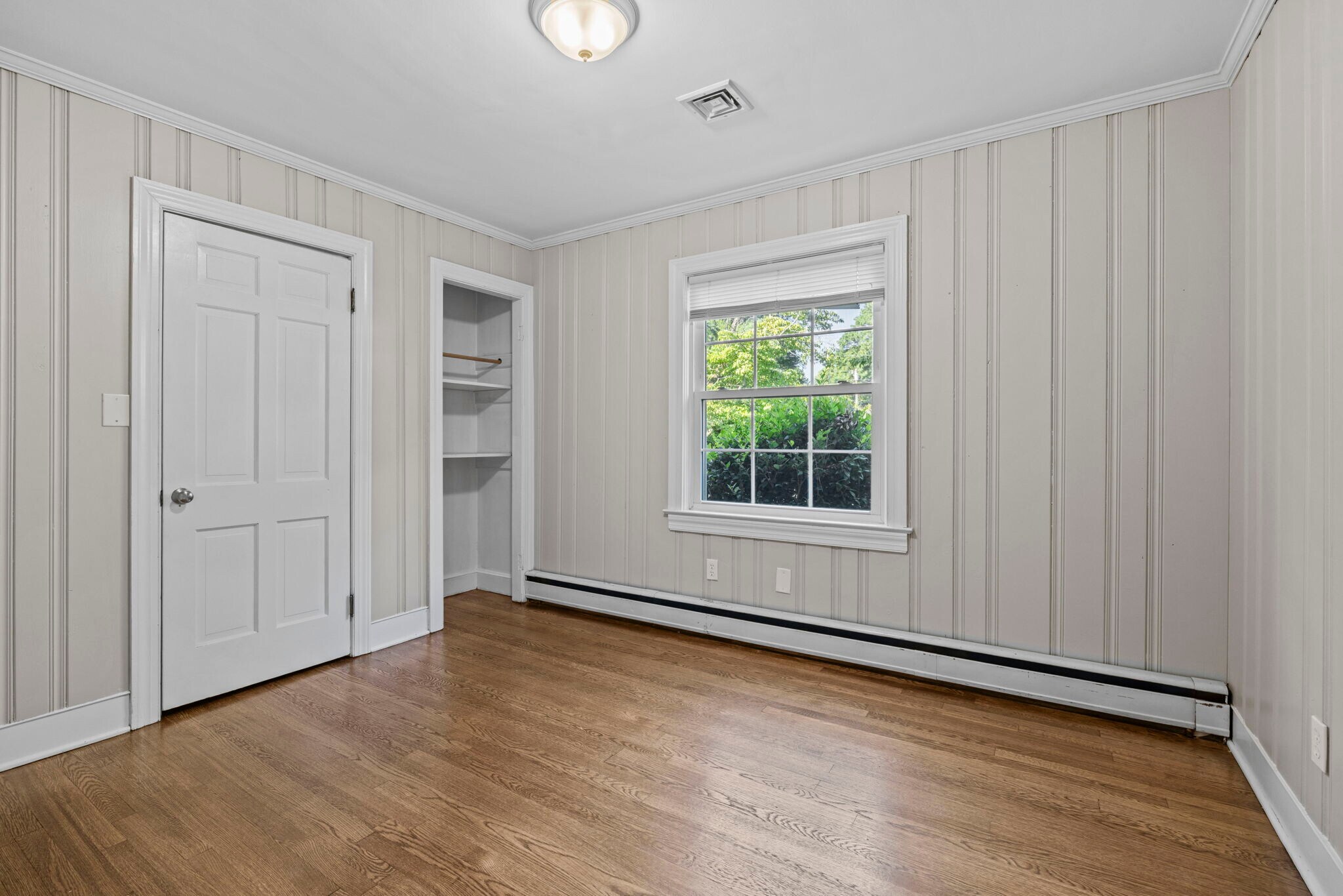 Building Photo - 12 Meadow Dr