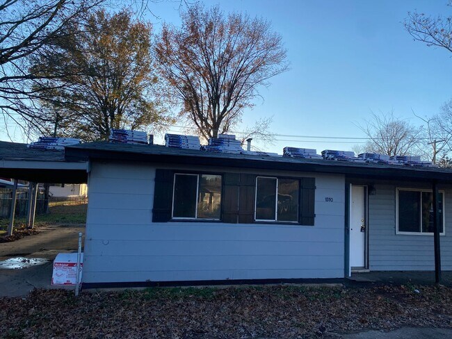 Building Photo - Nice 3BD/1BA Home