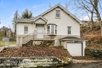 Building Photo - 1030 Franklin Dr