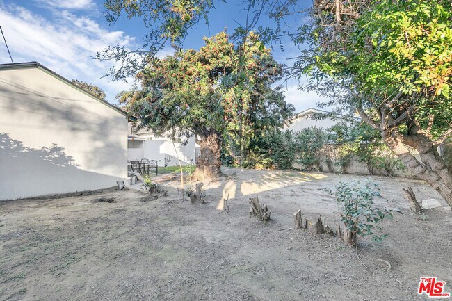 Building Photo - 13536 Hamlin St