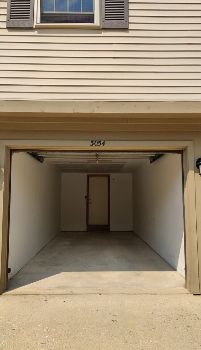 Building Photo - 3054 Forest Creek Ct