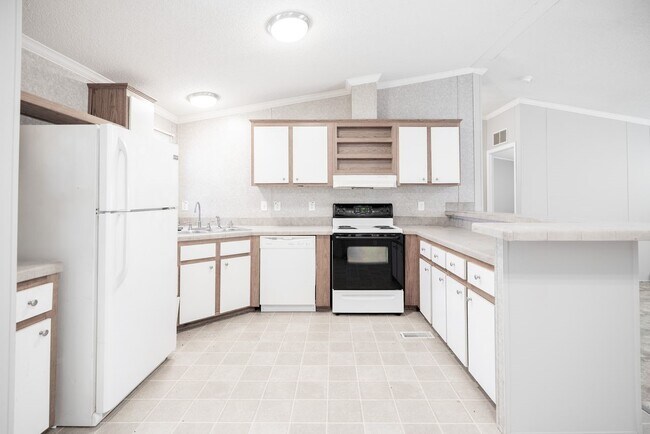 Building Photo - 30820 Peaches Way