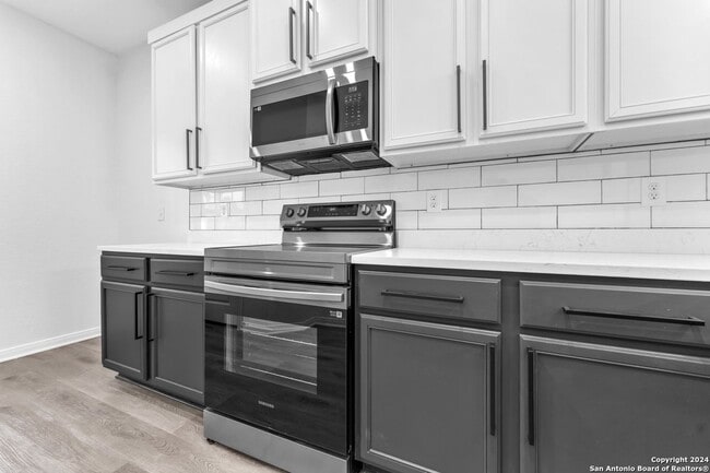 Building Photo - 8030 Bluewater Cove