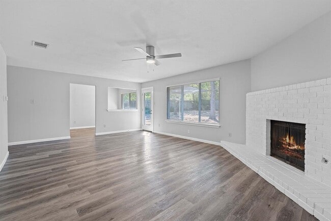 Building Photo - 3930 Leafield Dr