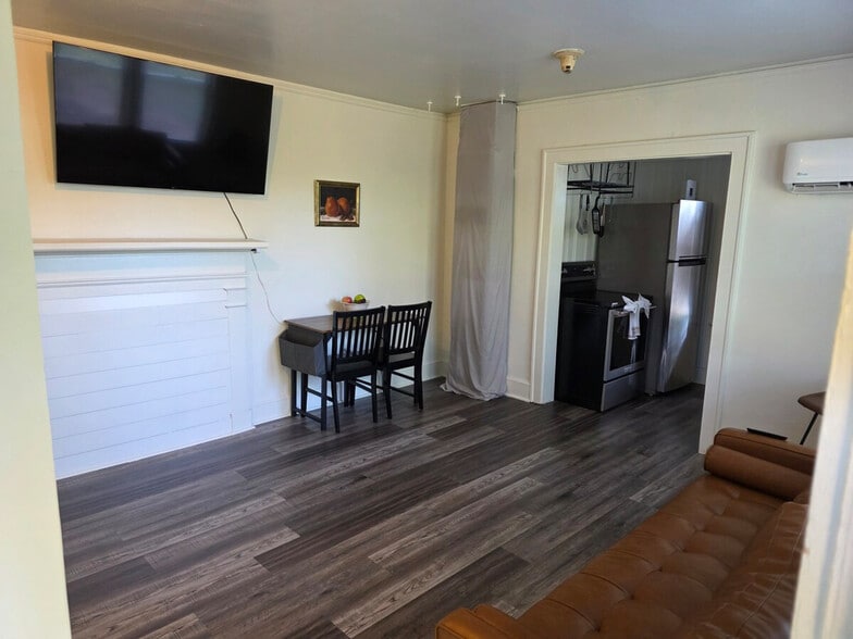 Building Photo - 83 Rocky Slope Rd