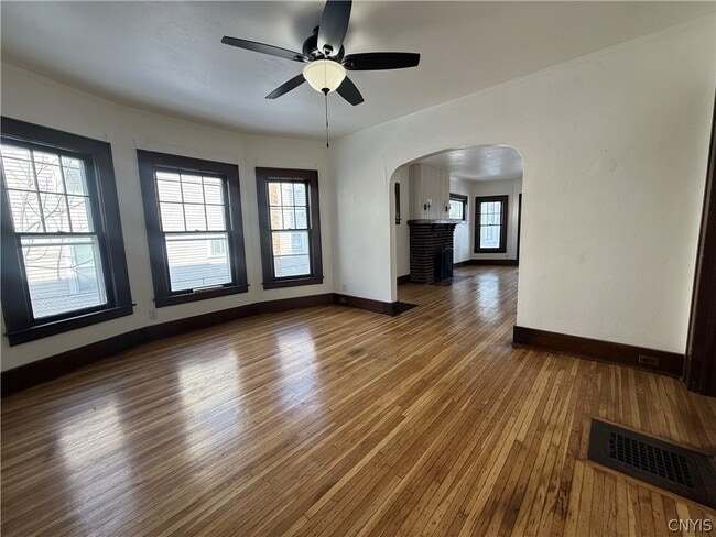 Building Photo - 221 Durston Ave