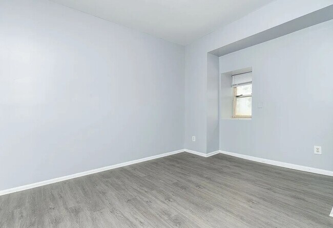 Building Photo - 6100 Nassau Rd