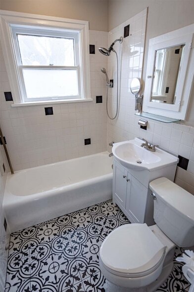 Building Photo - 1906 Waugh Dr