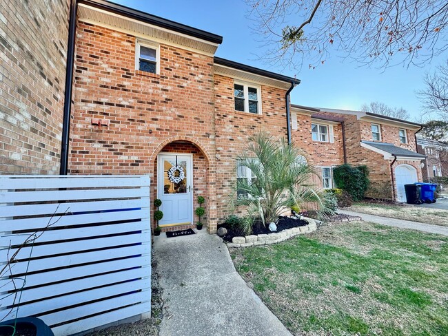 Primary Photo - 3-Bedroom Townhome Ready 03-03-25! Updated...