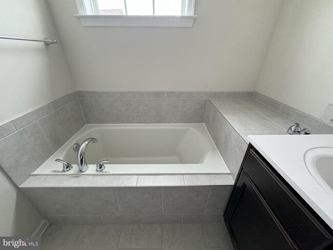 Building Photo - 9067 Fox Stream Way