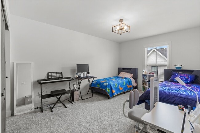 Building Photo - 16505 Honey Locust Dr
