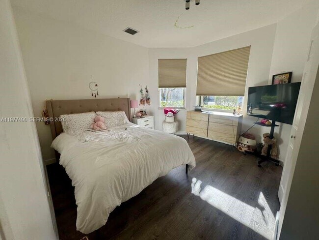 Building Photo - 2486 Bay Isle Dr