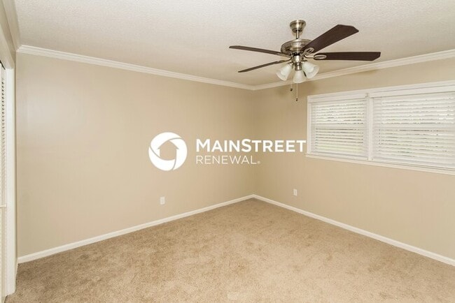 Building Photo - 3 Bedroom Pet-Friendly Home in Birmingham, AL with Main Street Renewal