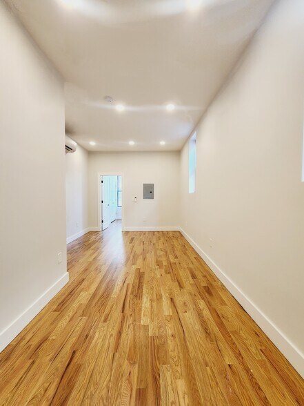 282 Baldwin Ave 2L - 272 Baldwin Ave