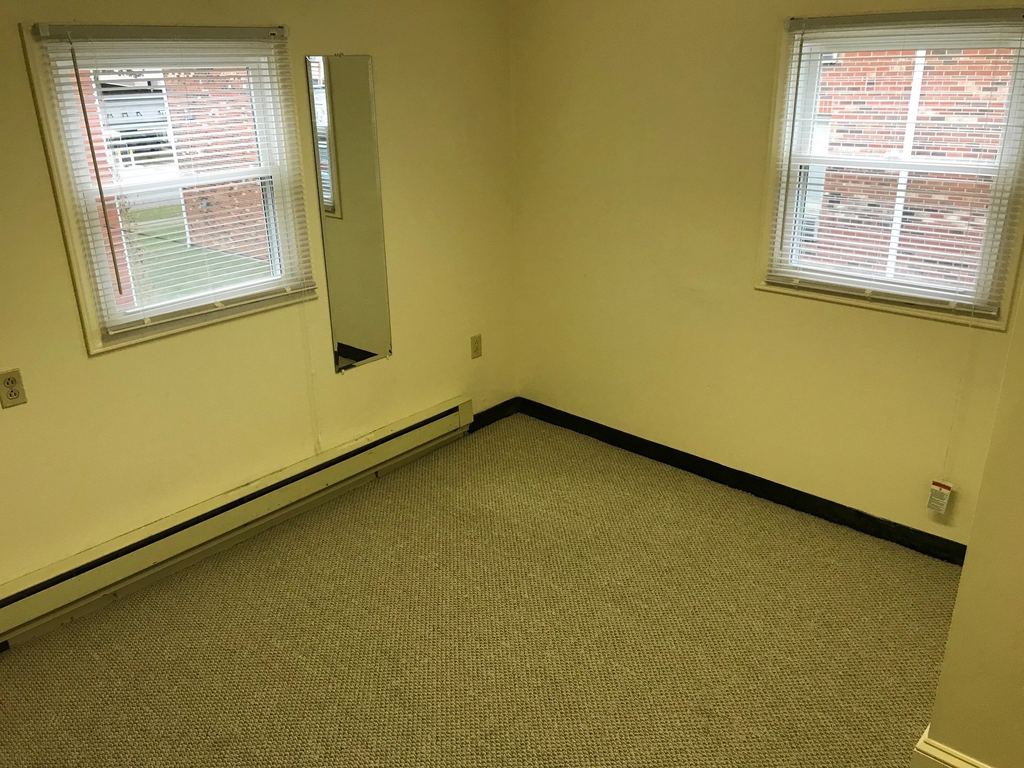 Building Photo - 616 John Marshall Dr