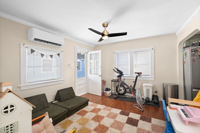 Building Photo - 4423 Mississippi St