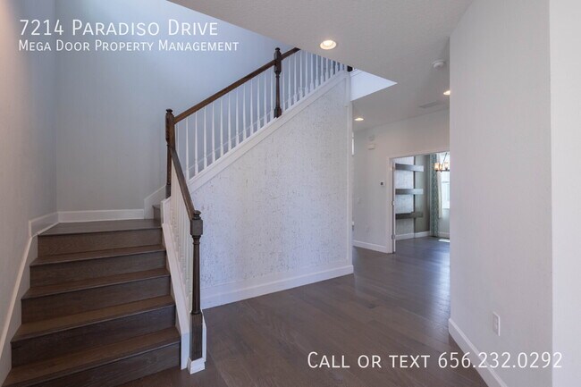 Building Photo - 7214 Paradiso Dr