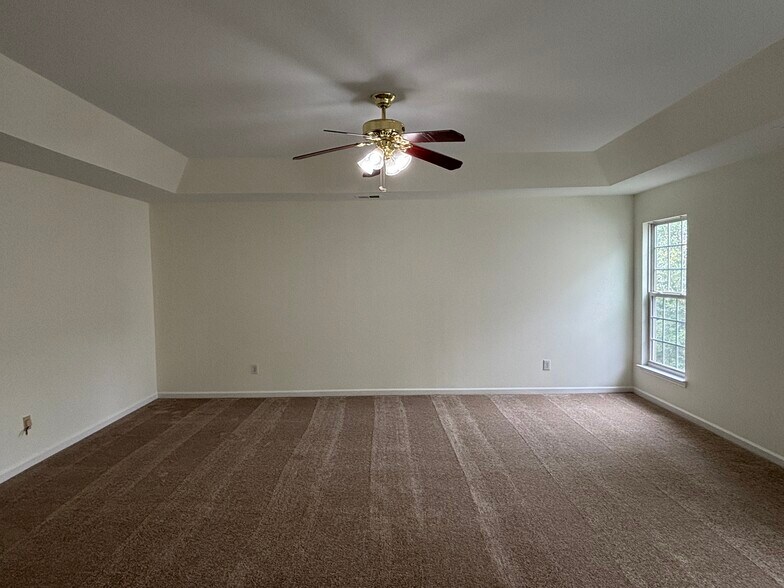 Building Photo - 15938 Wayland Dr