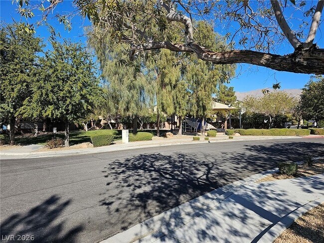 Building Photo - 5064 Whistling Acres Ave