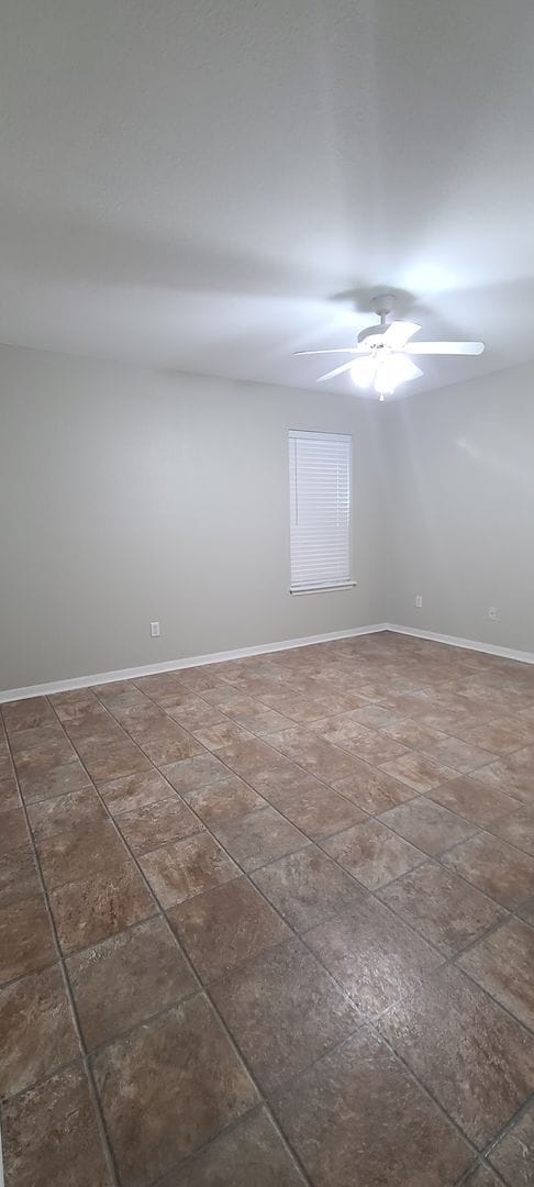 Building Photo - Cute 3 Bedroom Home!