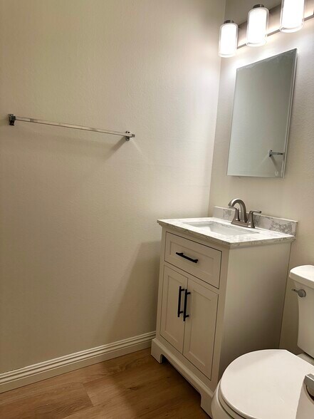 Building Photo - 2207 Moss Ct