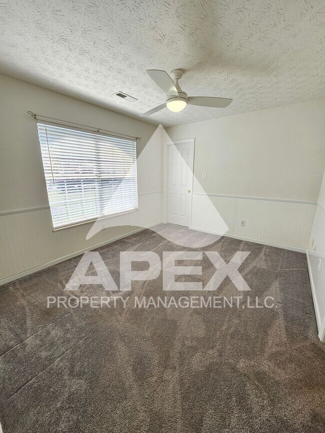 Building Photo - 8705 Trapper Ln