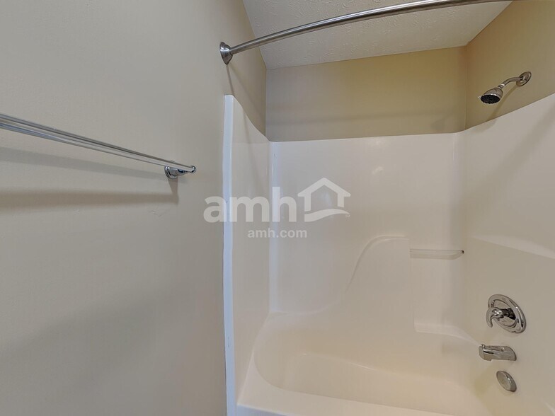 Building Photo - 9013 Scoter Ct